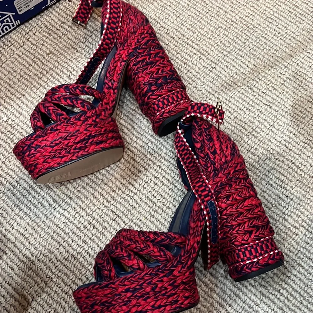 Platform sandals - Picture 3 of 4